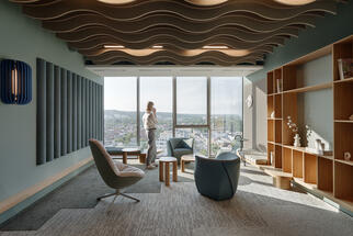 Biophilic dopamine - the latest office project from under the dash of Design Anatomy. The realization for Sii covered 5 floors of Olivia Prime - the newest building of Olivia Centre.