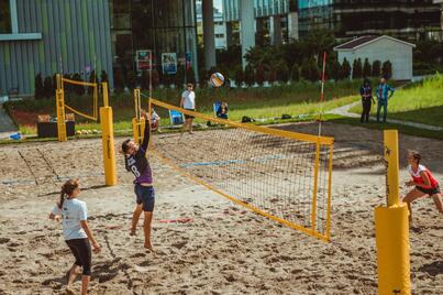 A beach in the heart of business – Olivia Centre opens new beach volleyball courts
