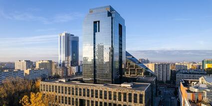 V Tower: Warsaw's New Premium Office Space Welcomes First Tenant Before Official Opening