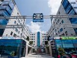 Offices to let in Quattro Forum