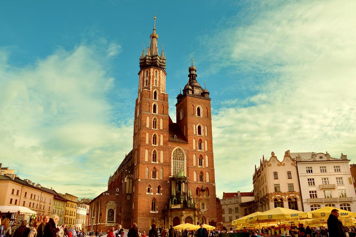 Kraków leads Poland’s office market – record demand and falling vacancy in H1 2025
