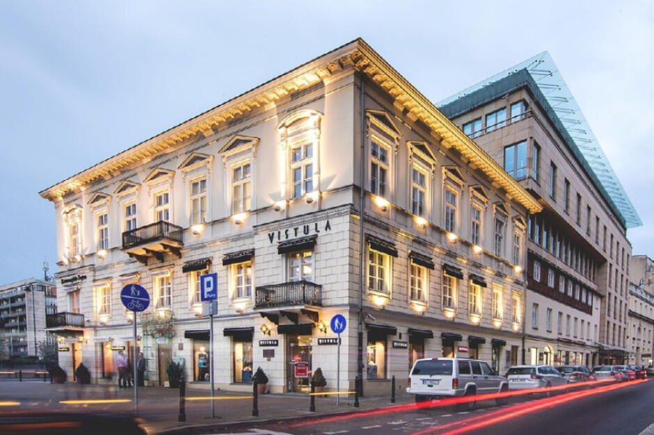 Warsaw's Prime Office Market: Dom Dochodowy Sale Signals Strong Investor Confidence