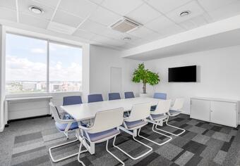 Affordable Workspace in Regus K1