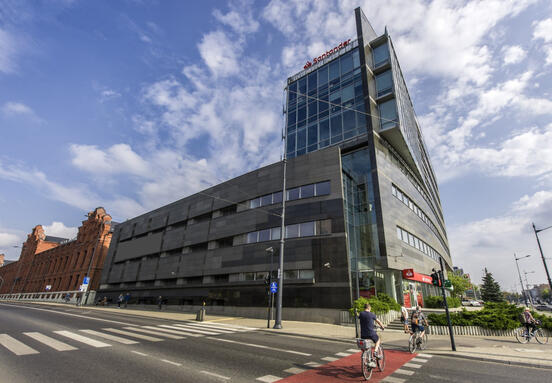 Łódź's Forum 76 Office Complex Attracts Luk-Trans, Bolstering Logistics Presence